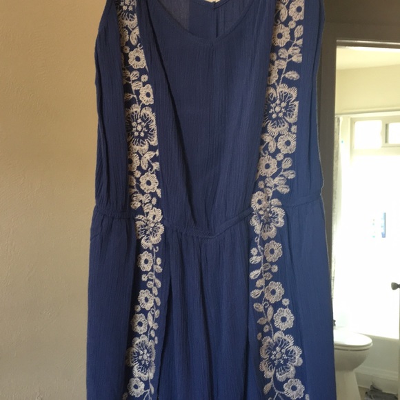 Blue Embroidered romper - Picture 2 of 2